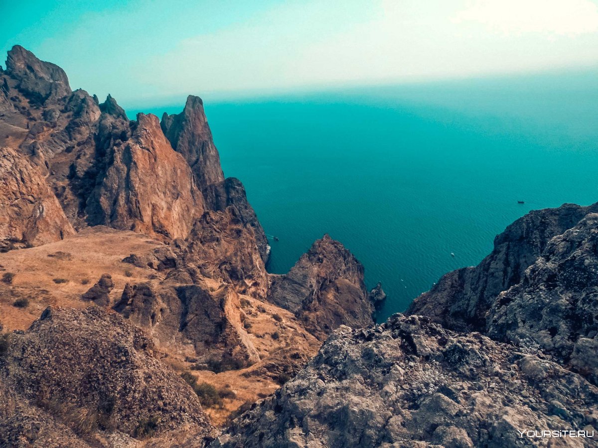Гора Карадаг в Крыму