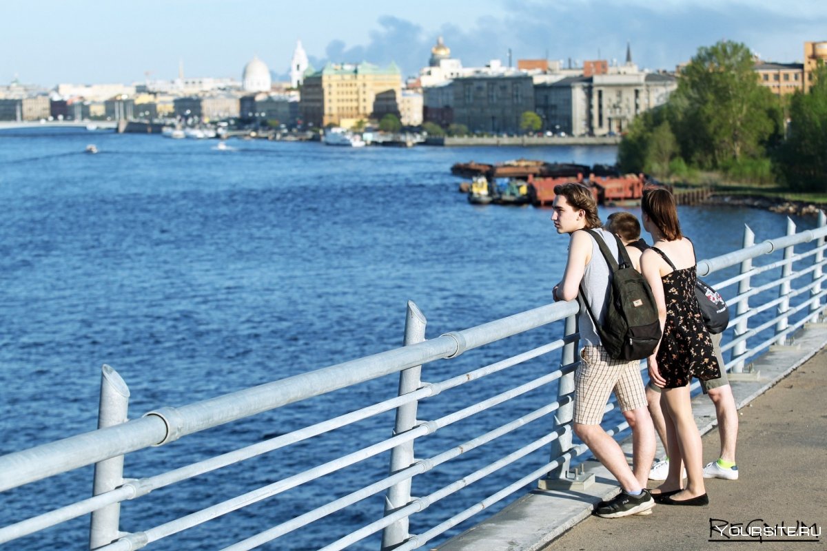 Разводной мост в Большеохтинский Санкт-Петербурге