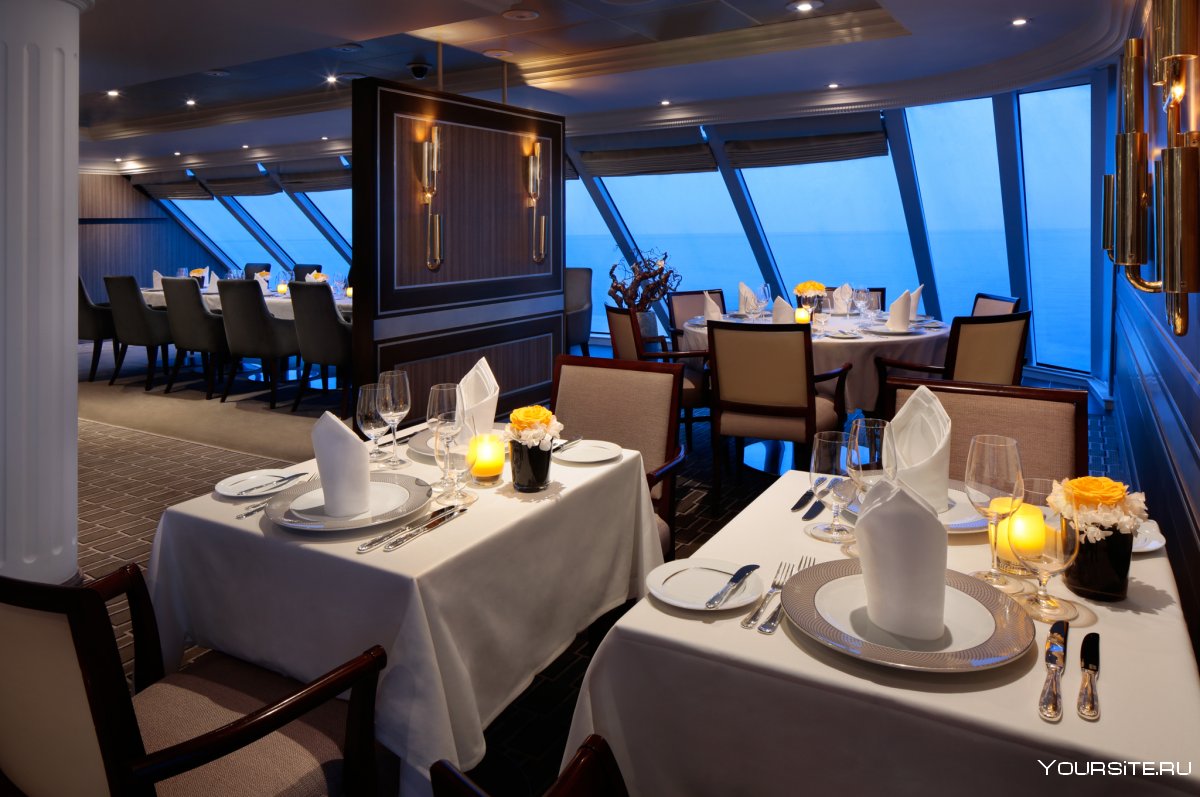Azamara Pursuit лайнер