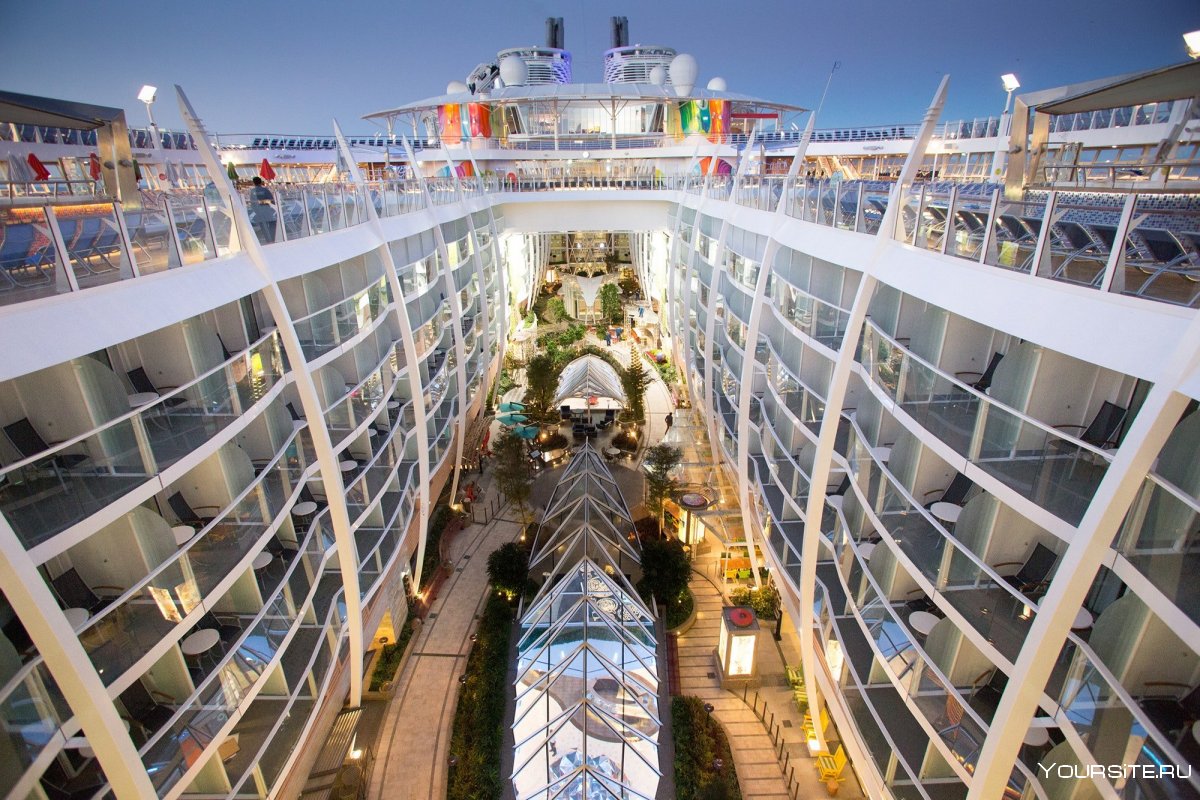 Symphony of the Seas круизный лайнер
