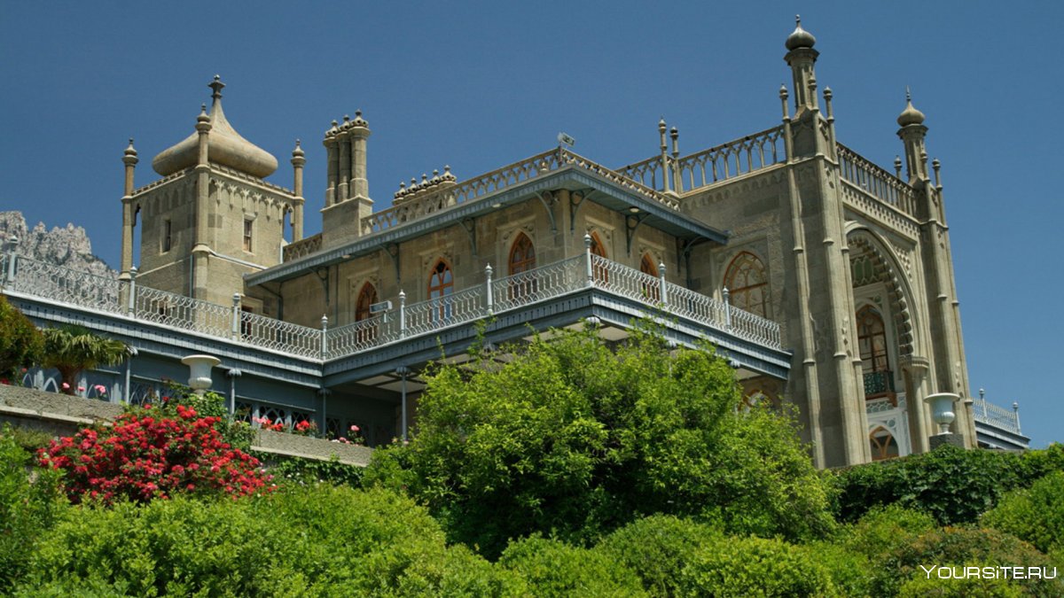 Парк дворца графа Воронцова в Крыму