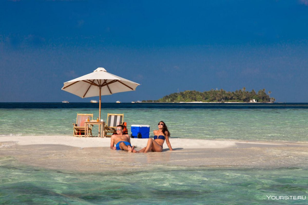Angaga Island Resort Spa 4