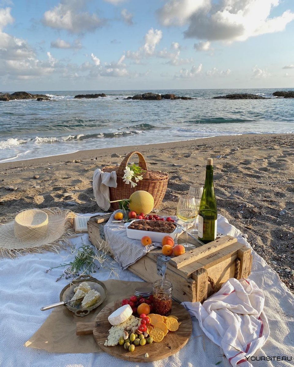 Романтический пикник на море