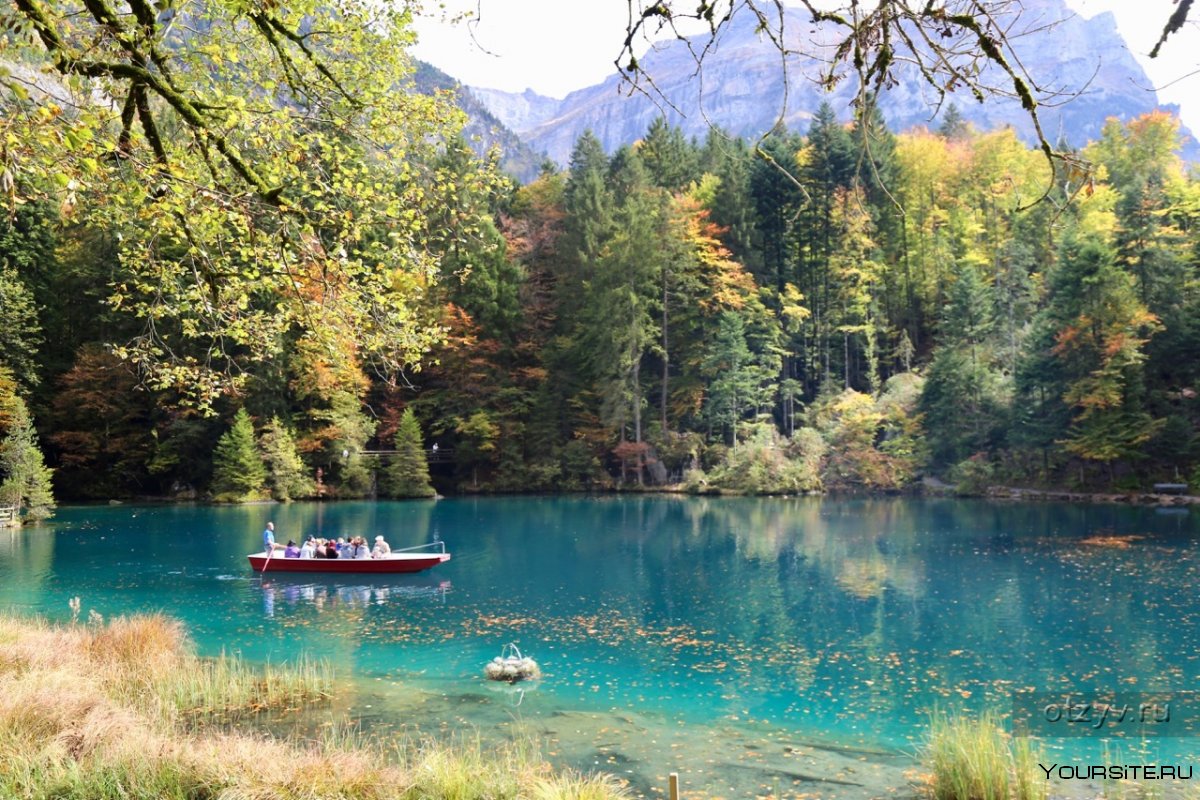 Швейцария голубое озеро