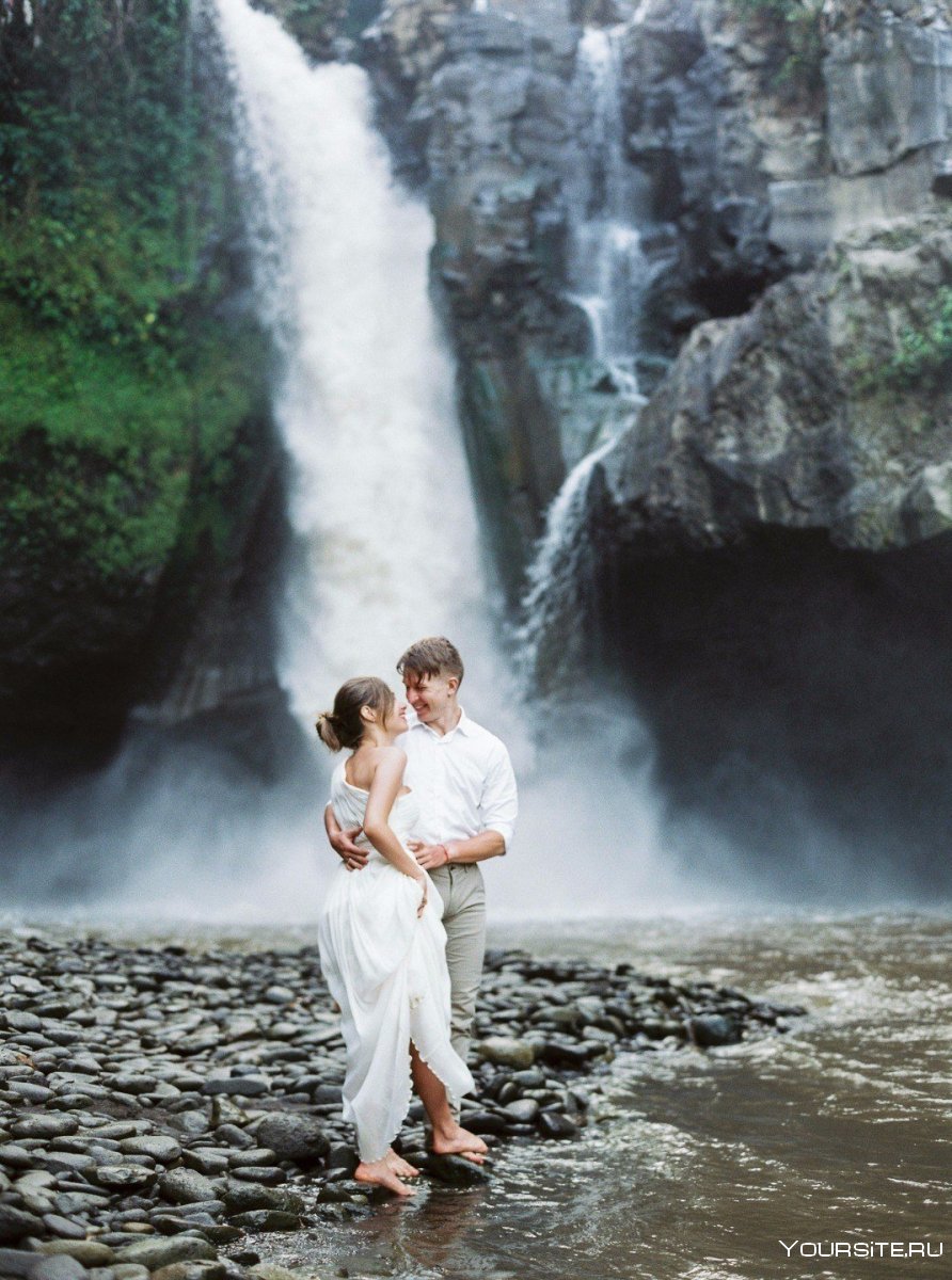 Свадьба на Бали у водопада