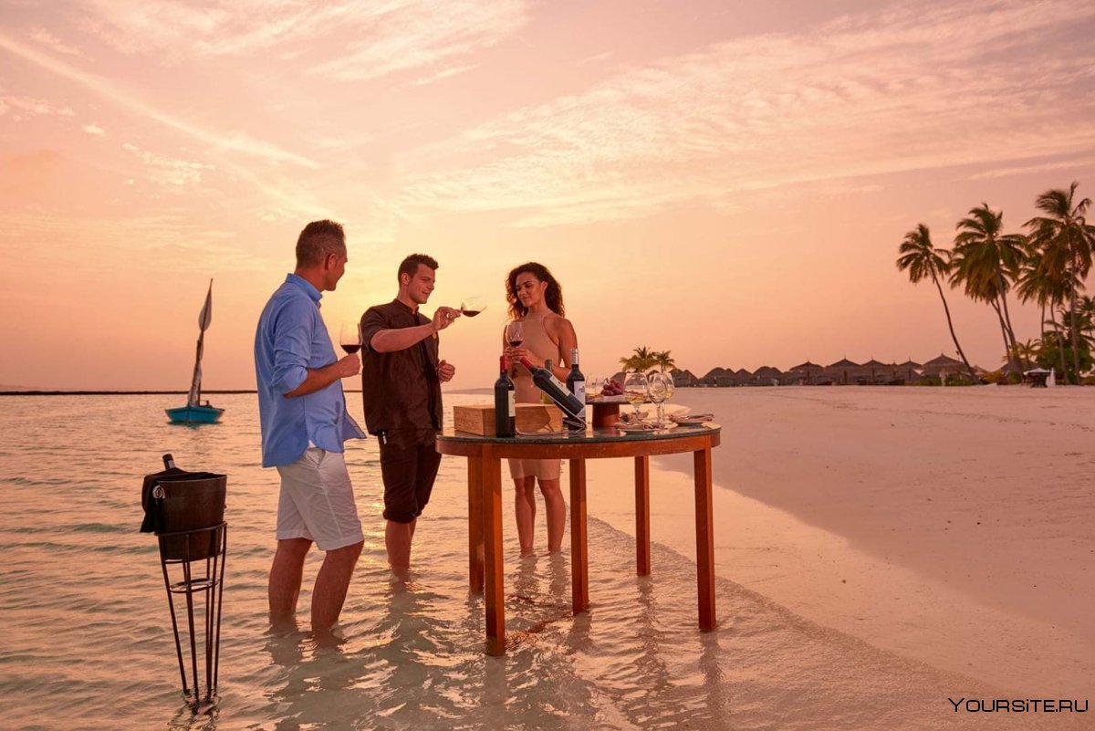 Constance Moofushi Maldives all inclusive