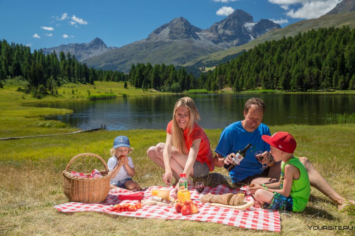 Семейный пикник на природе