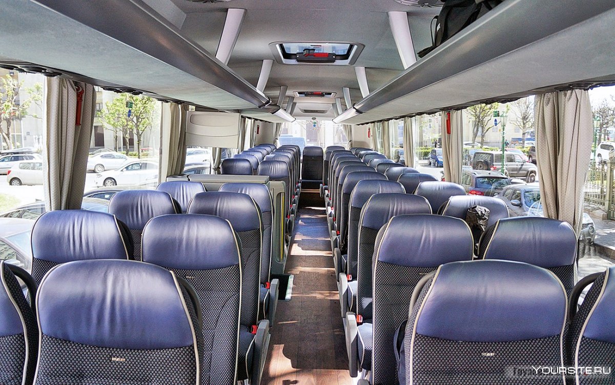 Экскурсионный автобус для школьников