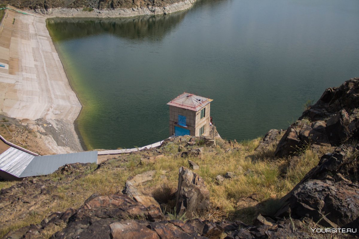 Чиркейское водохранилище в Дагестане