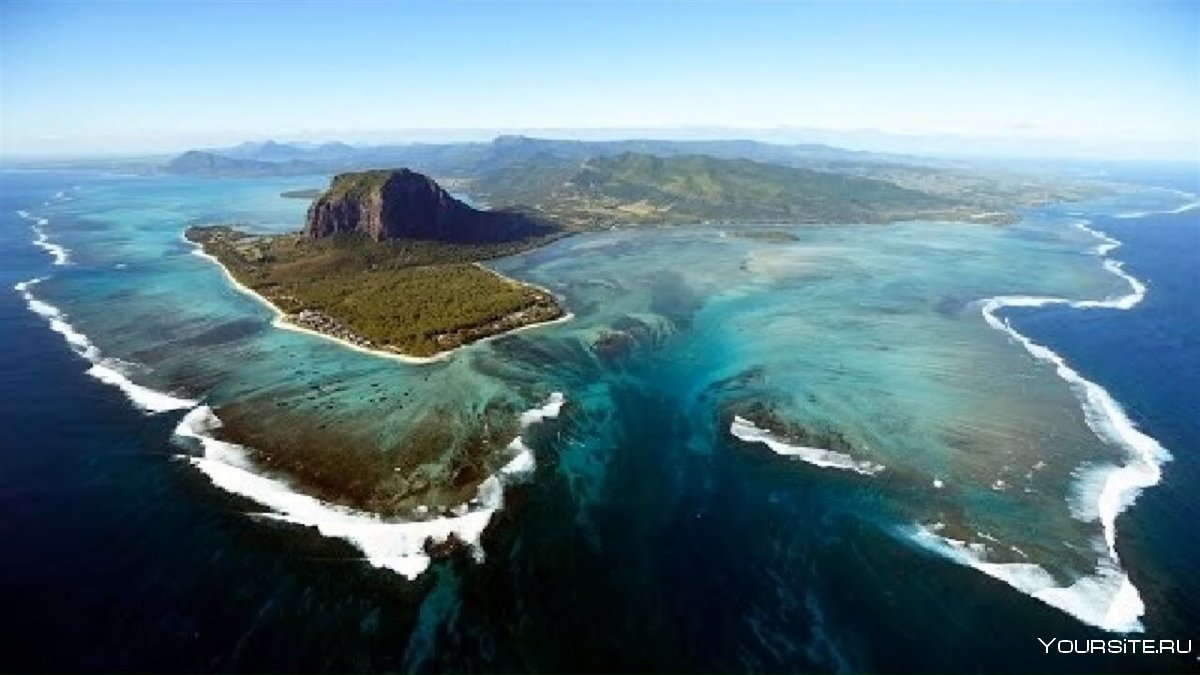 Индийский океан форма. Подводный водопад острова Маврикий. Подводный водопад в датском проливе. Подводный водопад Тасмания. Мавирик подводный водопад.