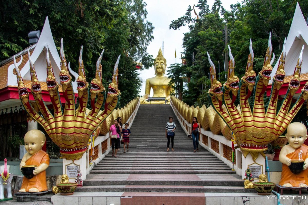 Храм Будды в Таиланде в Паттайе