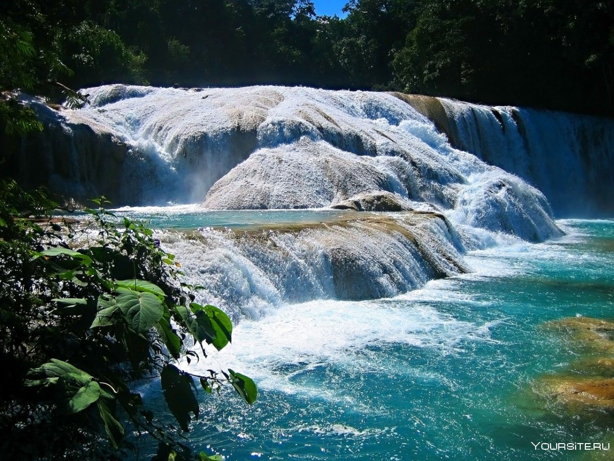Водопад Гаяна Кайетур