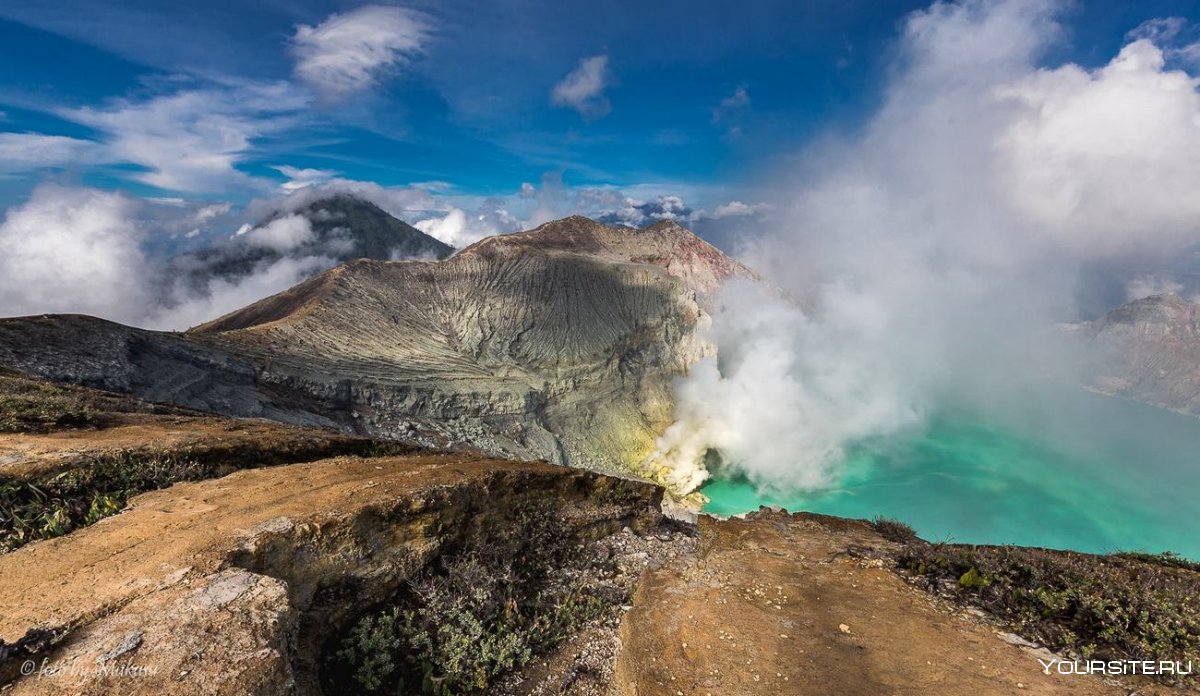 Вулкан Иджен Индонезия