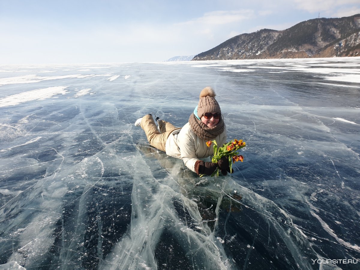 Каток на озере Байкал