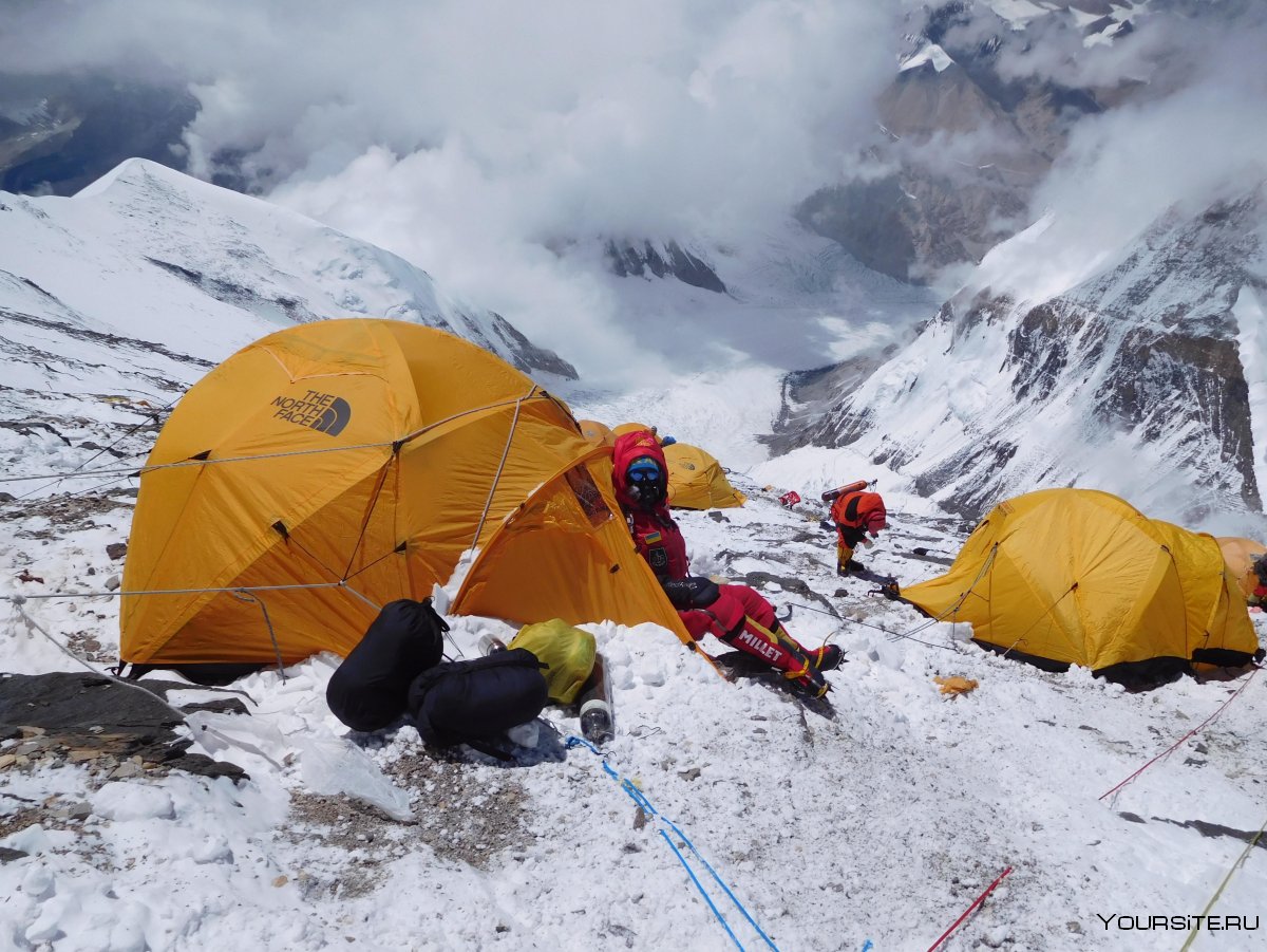 Лагерь 8300 Эверест