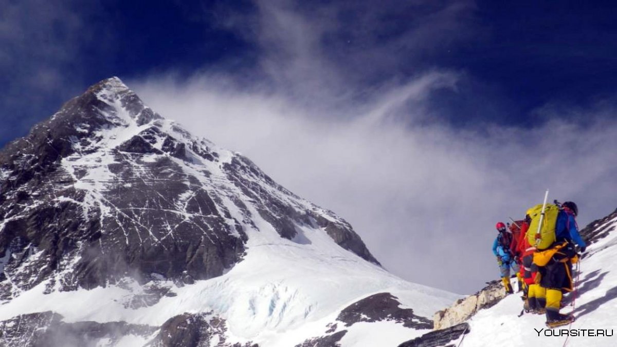 Гора Эверест снизу