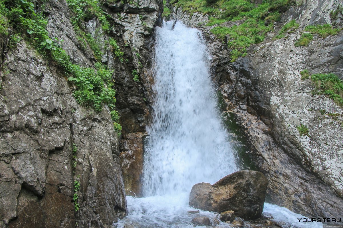 Верхний Полковничий водопад
