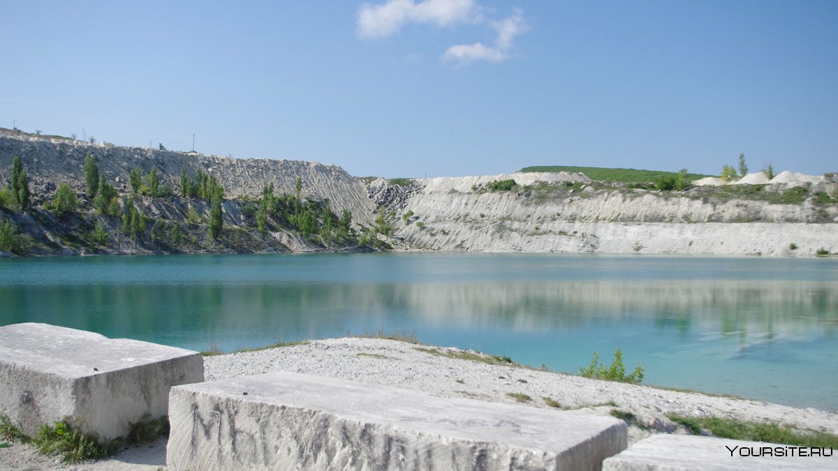 Лазурное озеро в Крыму