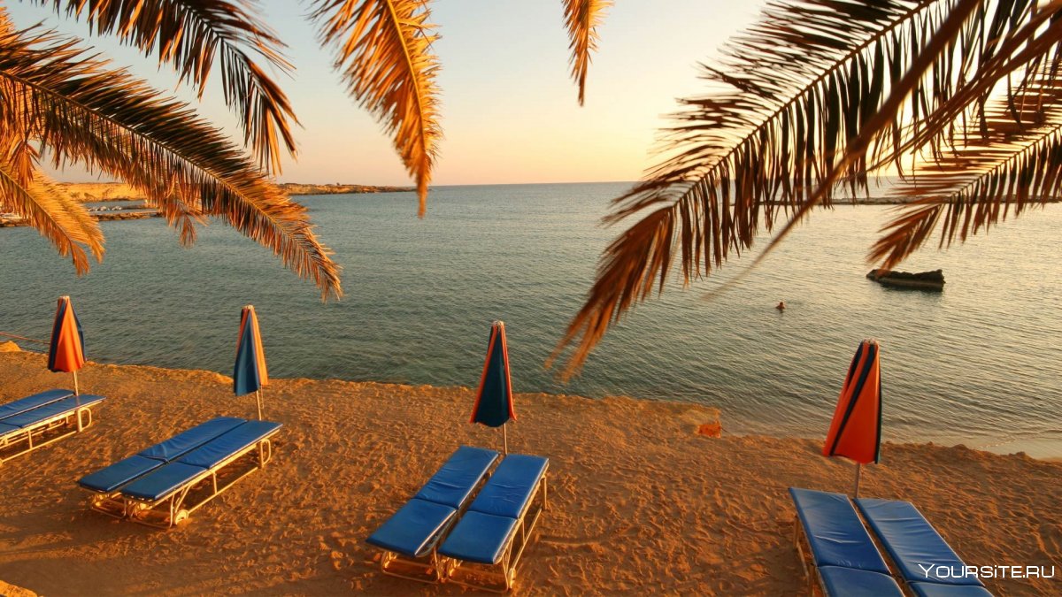 Пляжный сезон на Кипре