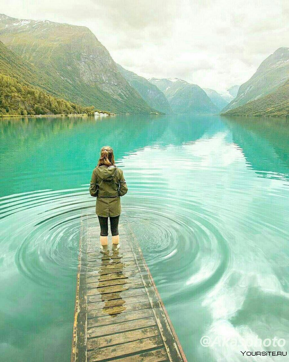 Озеро Lovatnet Норвегия