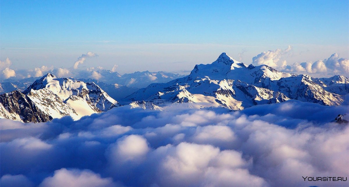 Вершине горы зимой Эльбрус