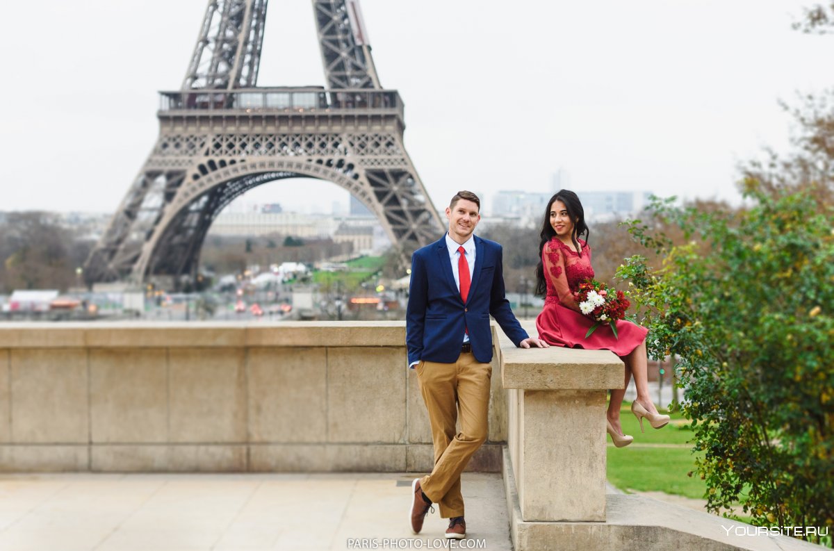 Мужчина и женщина в Париже