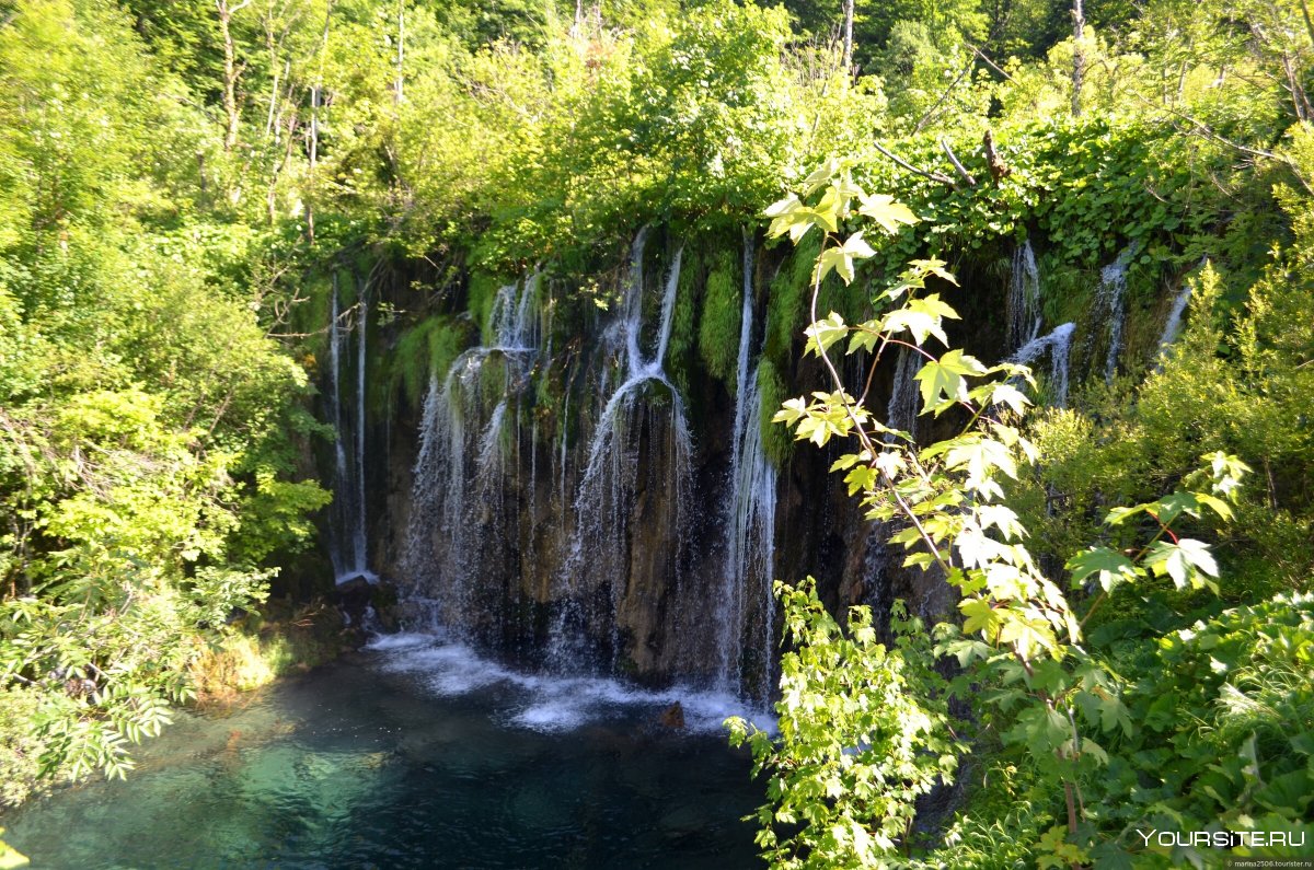 Каскад водопадов на Плитвицких Озерах