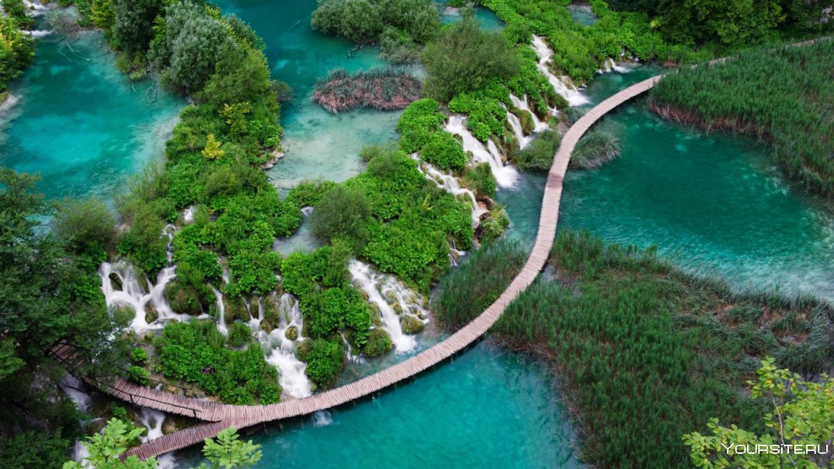 Каскад водопадов на Плитвицких Озерах