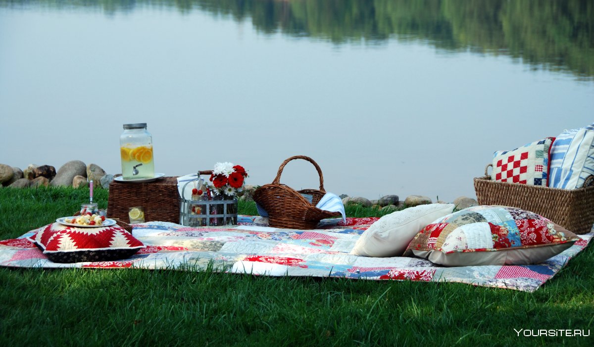 Пикник на берегу реки