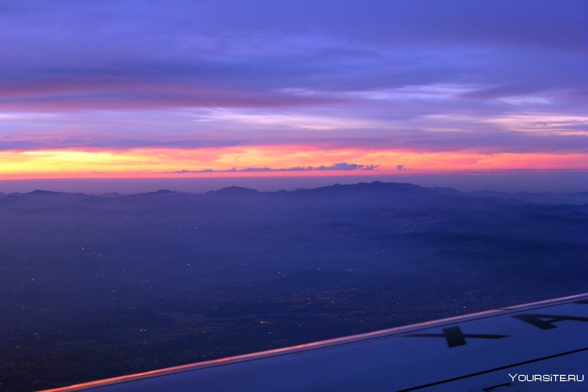 Вид с самолета рассвет