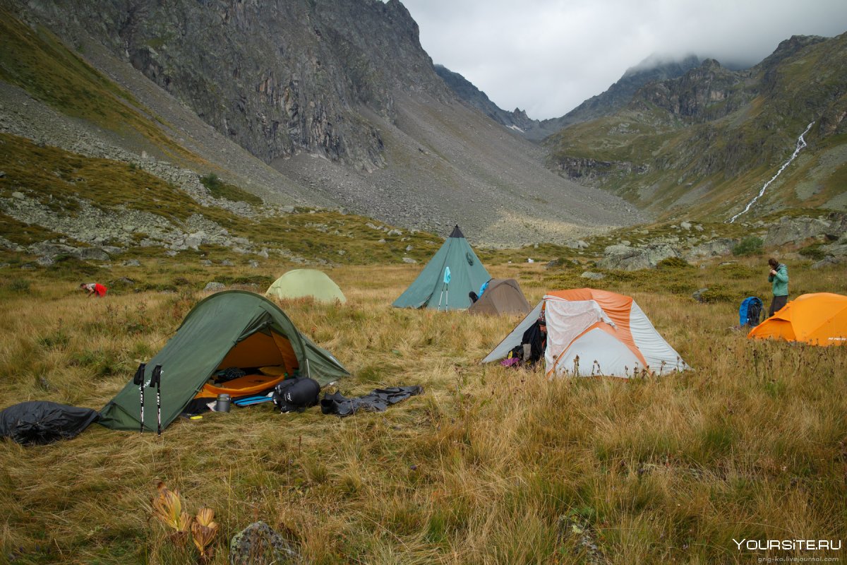 Безенги палаточный лагерь