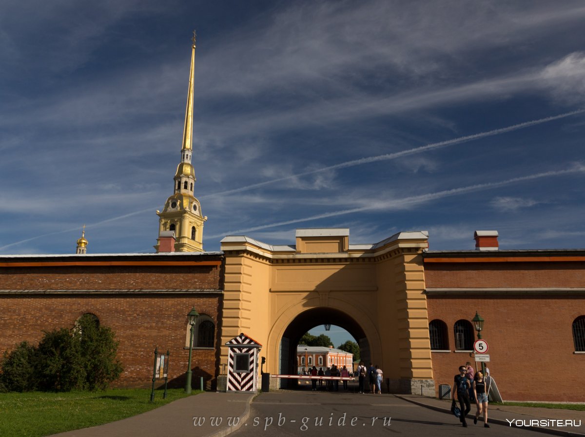 Никольские ворота Петропавловской крепости