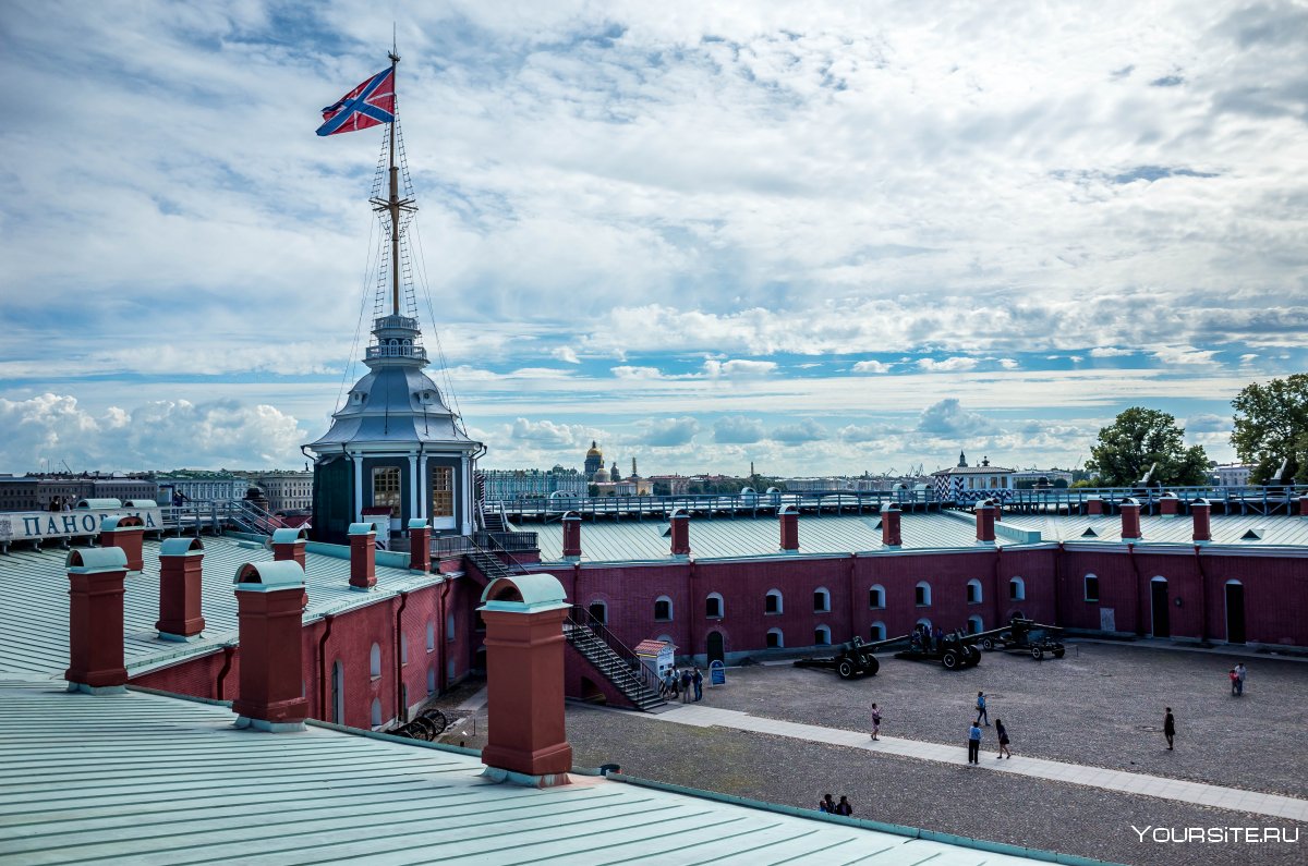 Петропавловская крепость в Санкт-Петербурге изнутри