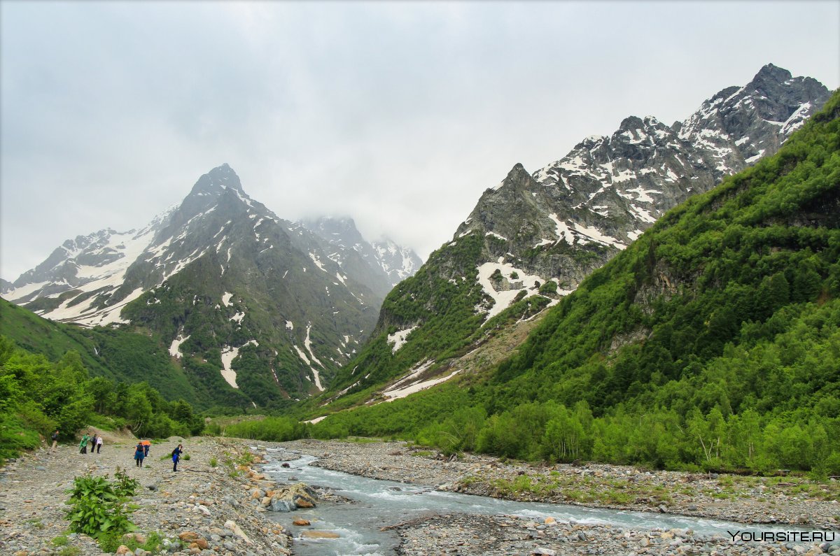 Домбай Ульген вершина