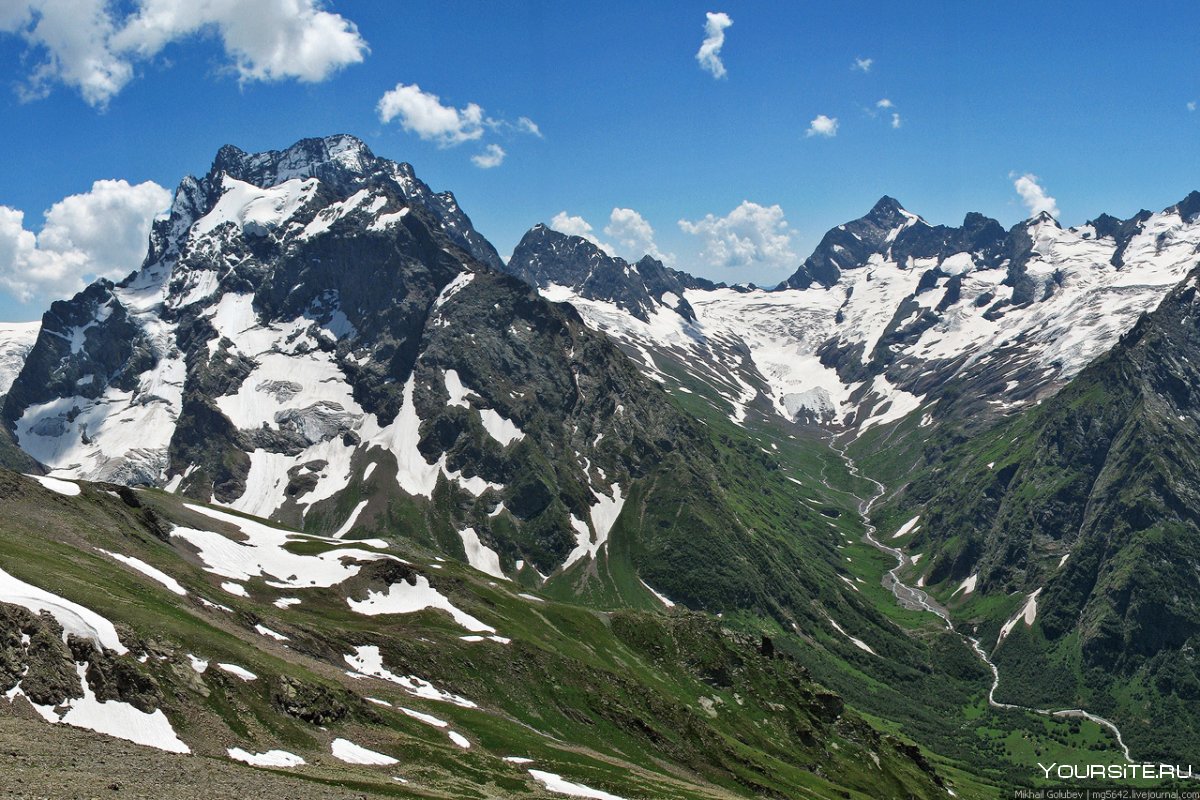 Домбай Ульген гора