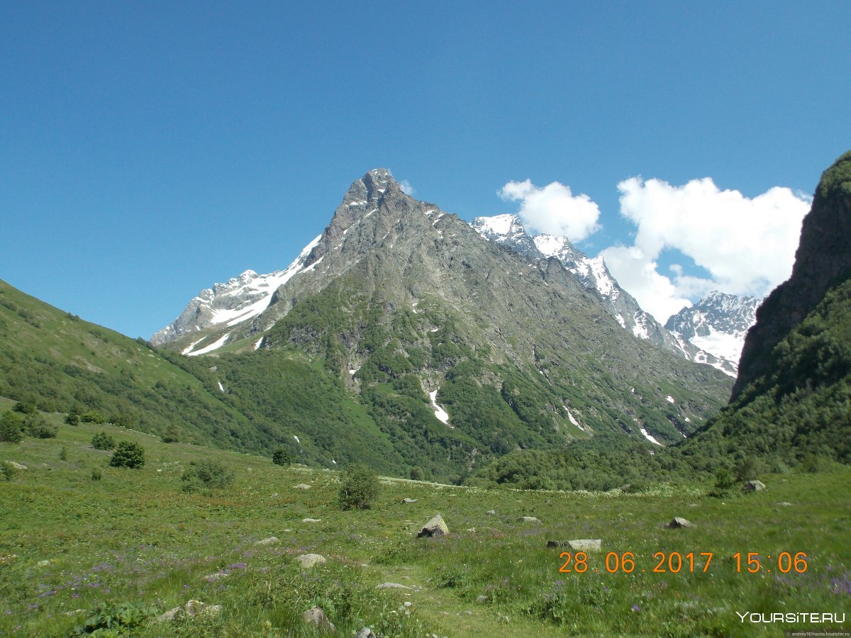 Река Домбай Ульген