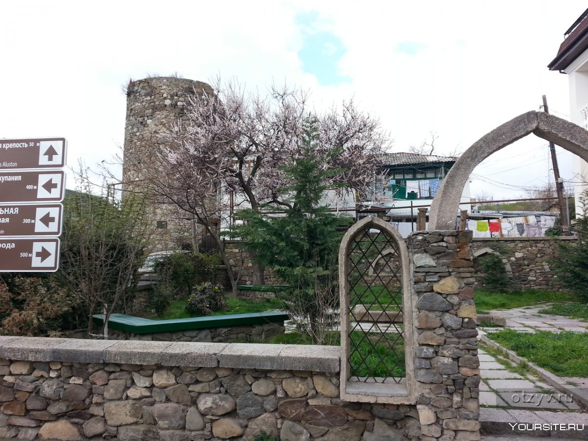 Башня Ашага Куле Алушта