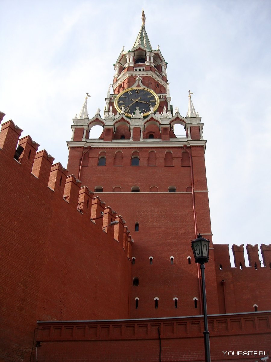 Спасская башня Московского Кремля 2021