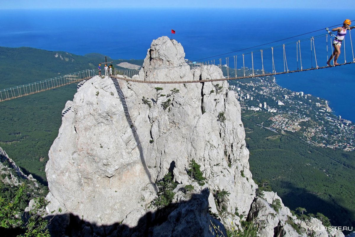 Вершина горы ай-Петри в Крыму