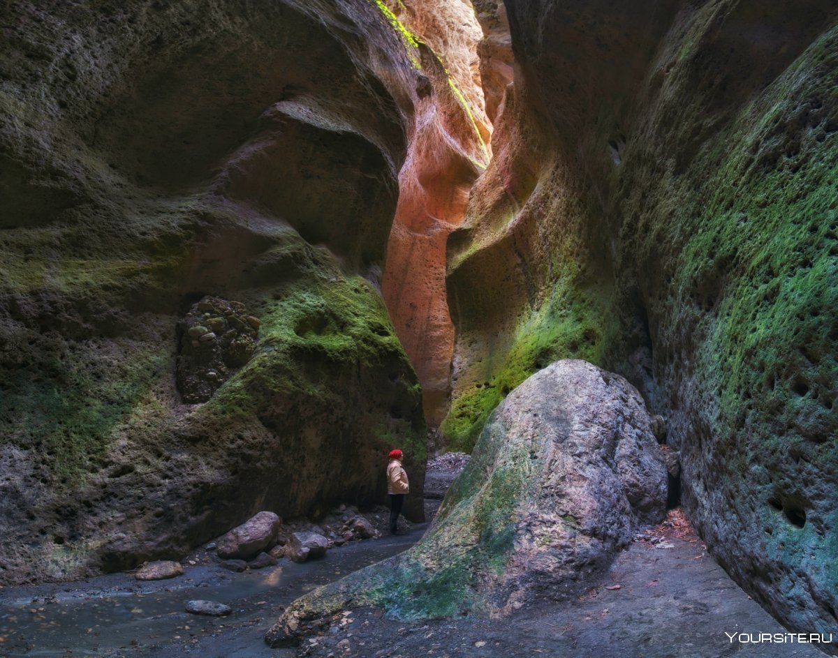 Фото спуск в пещеру