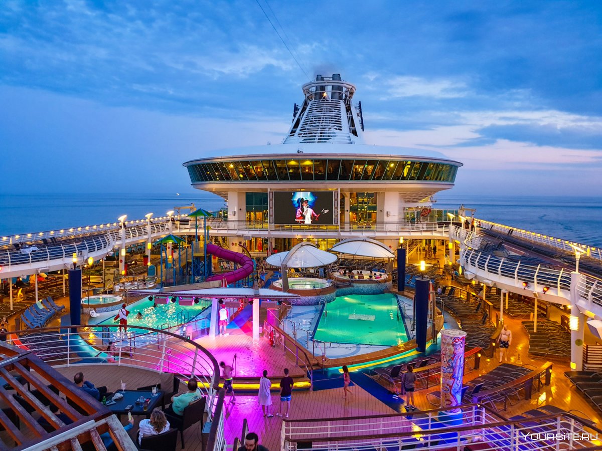Круизный лайнер Royal Caribbean