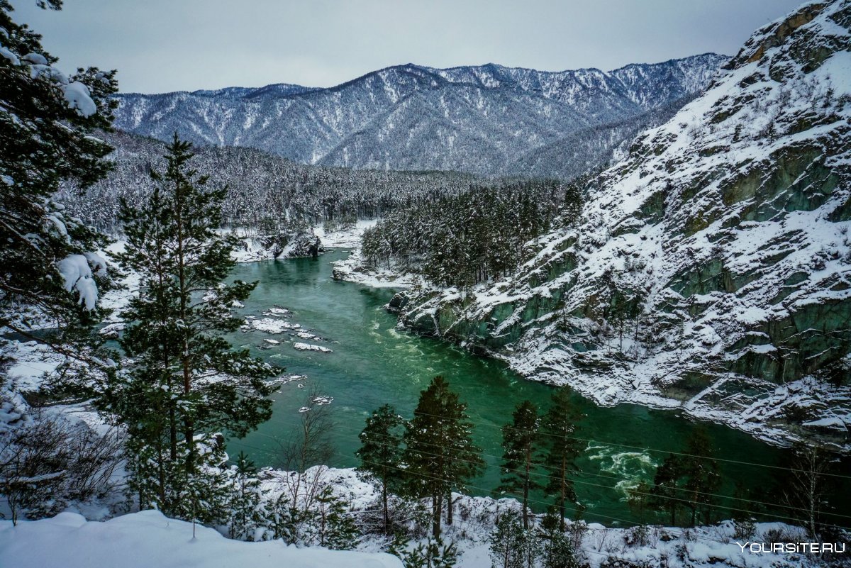 Отель на реке Катунь Алтай зимой