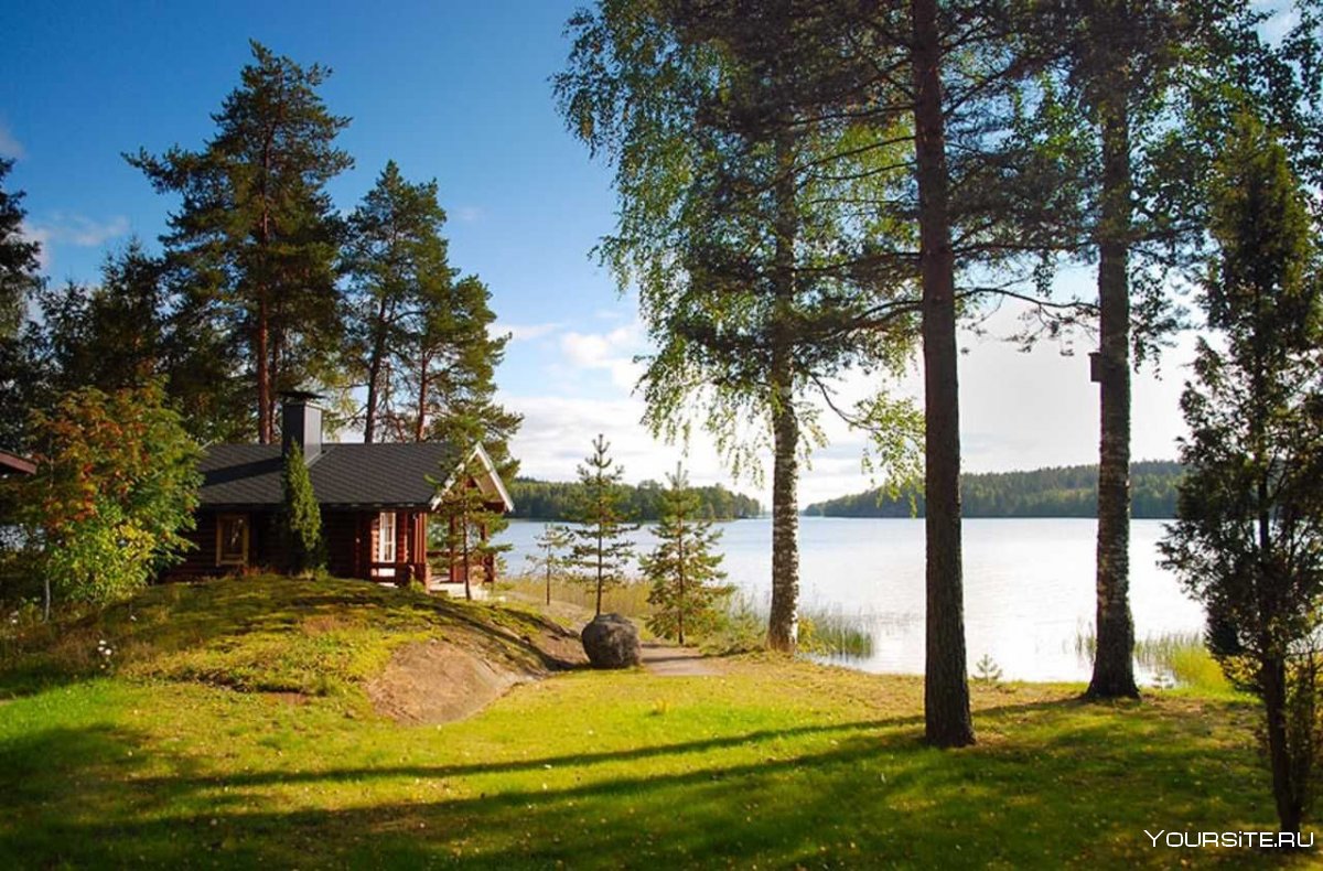 Дом в лесу у озера Финляндия