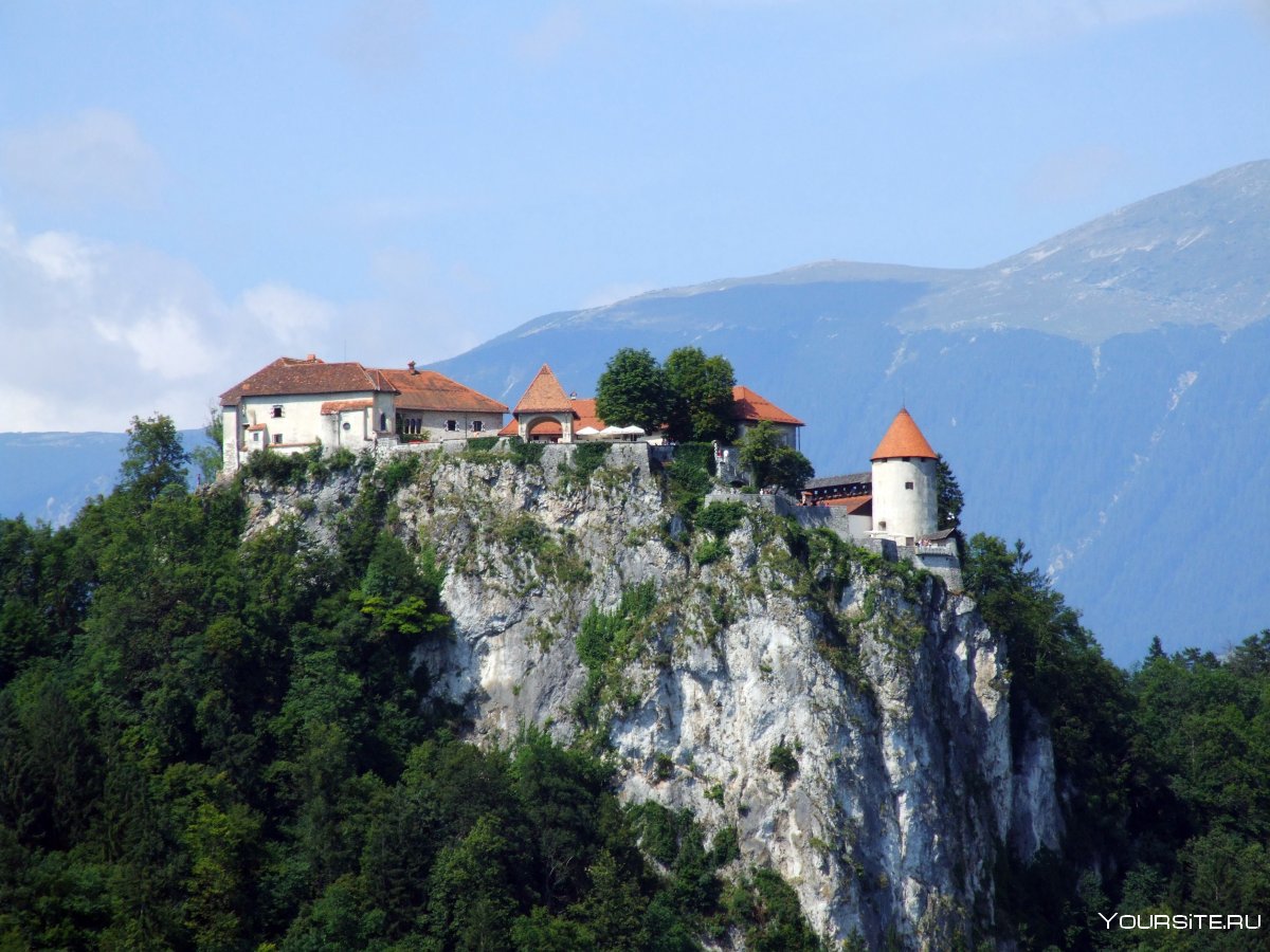 Бледский замок, Словения (XI век)