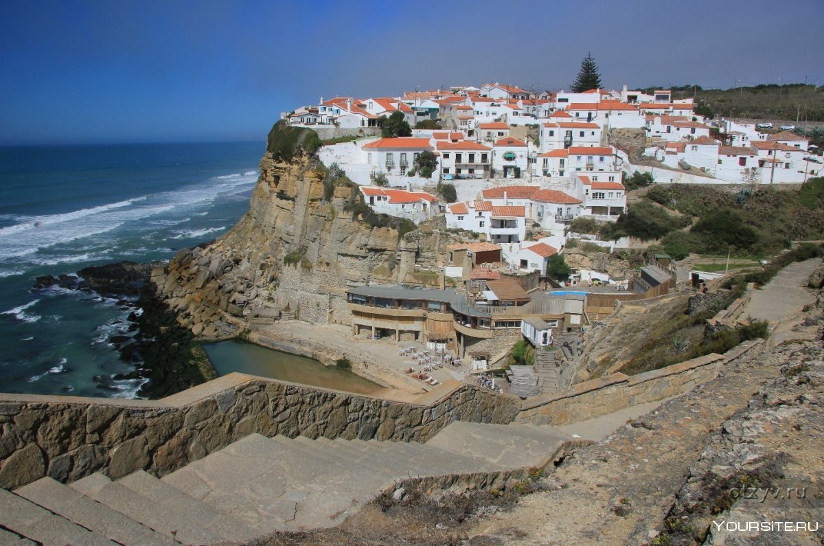 Азеньяш-Ду-мар, город в Португалии
