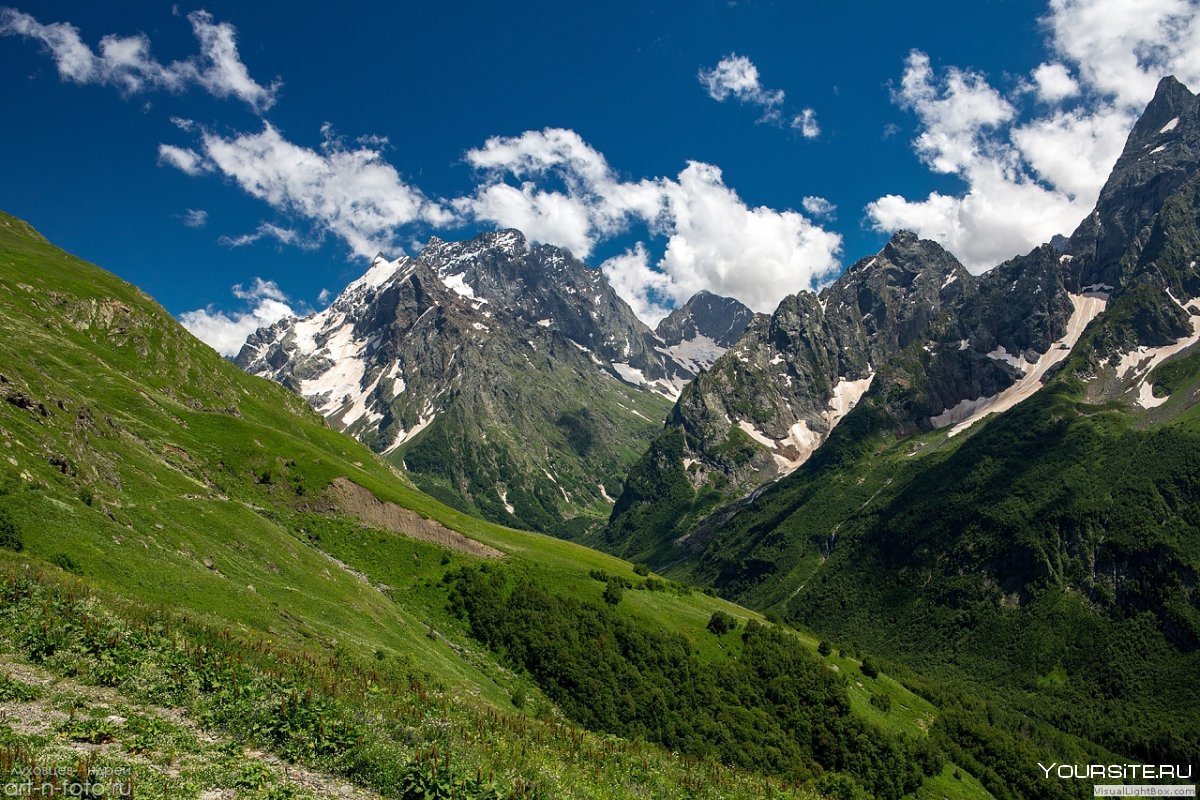 Домбай Ульген гора