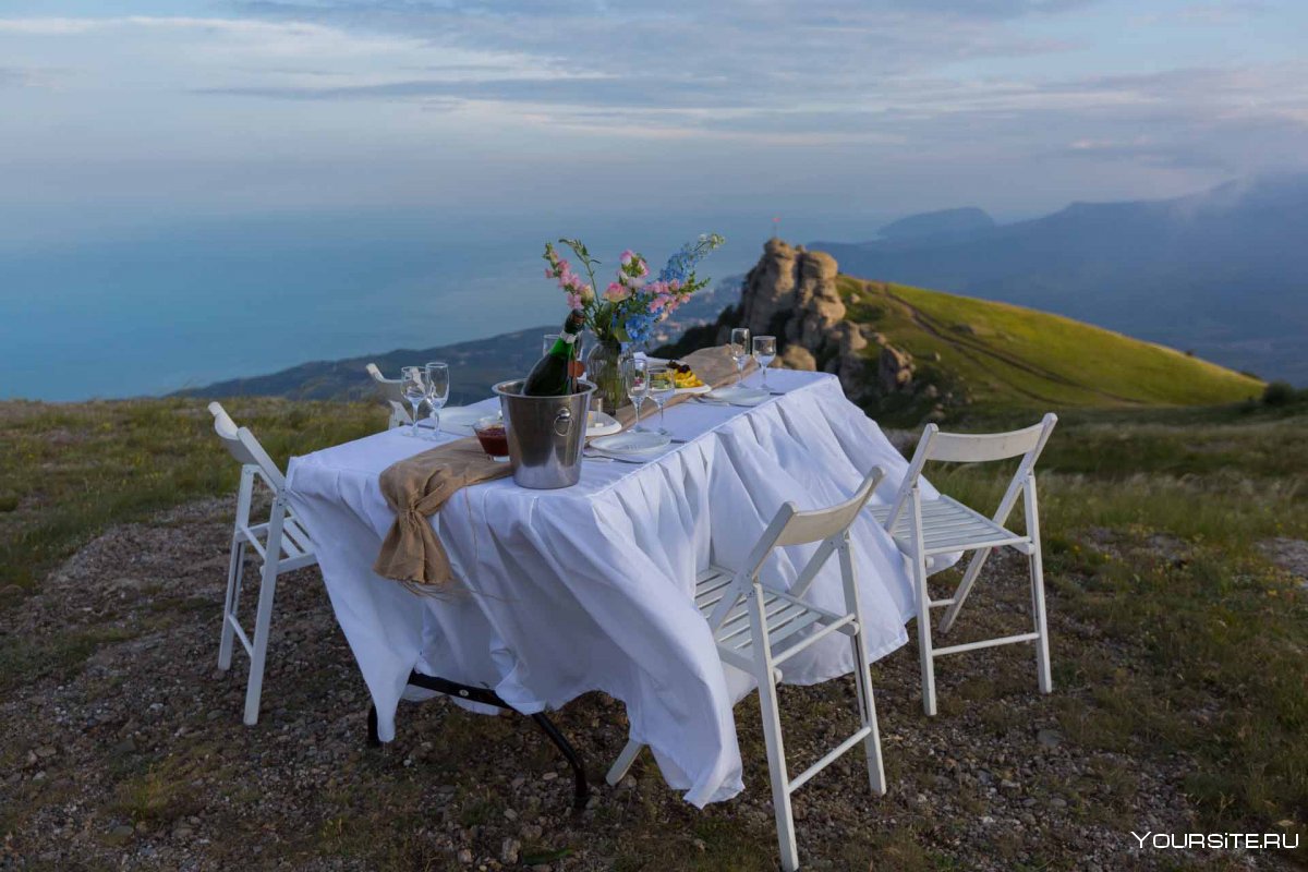 Романтический завтрак в горах