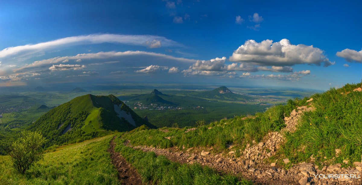 Вид с горы Бештау на Железноводск