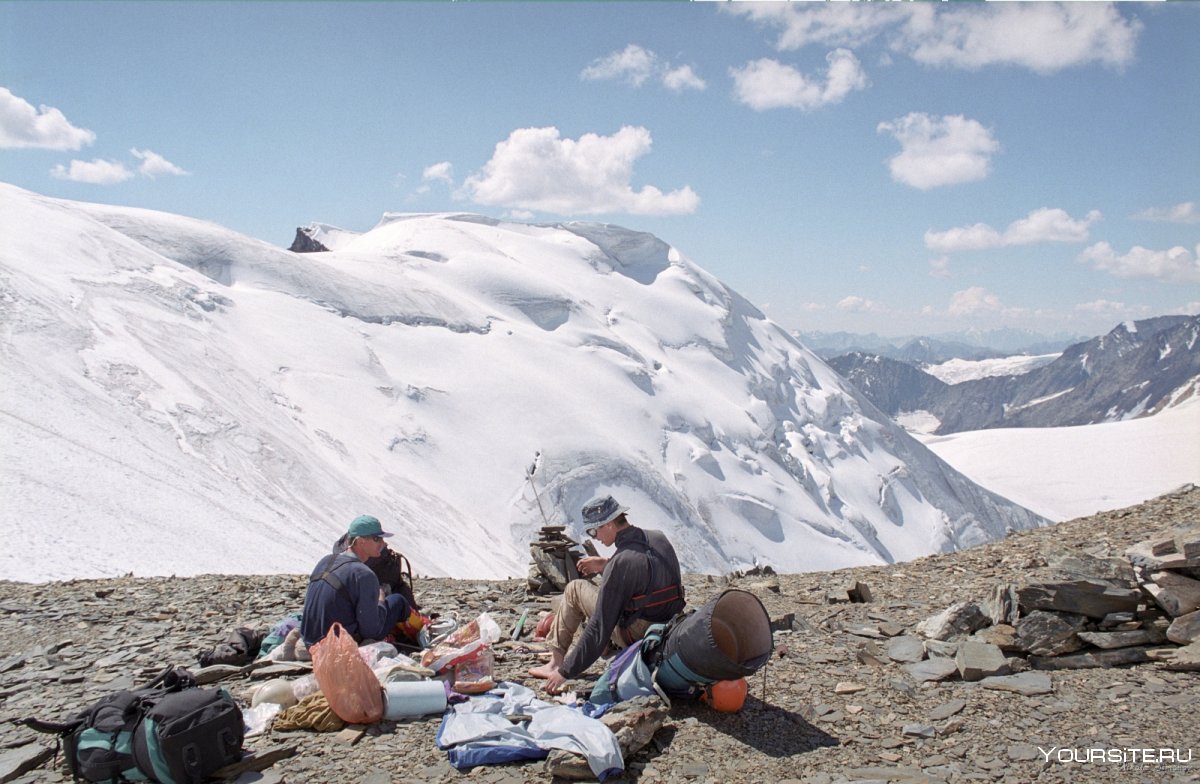 Ледники Алтая туристы