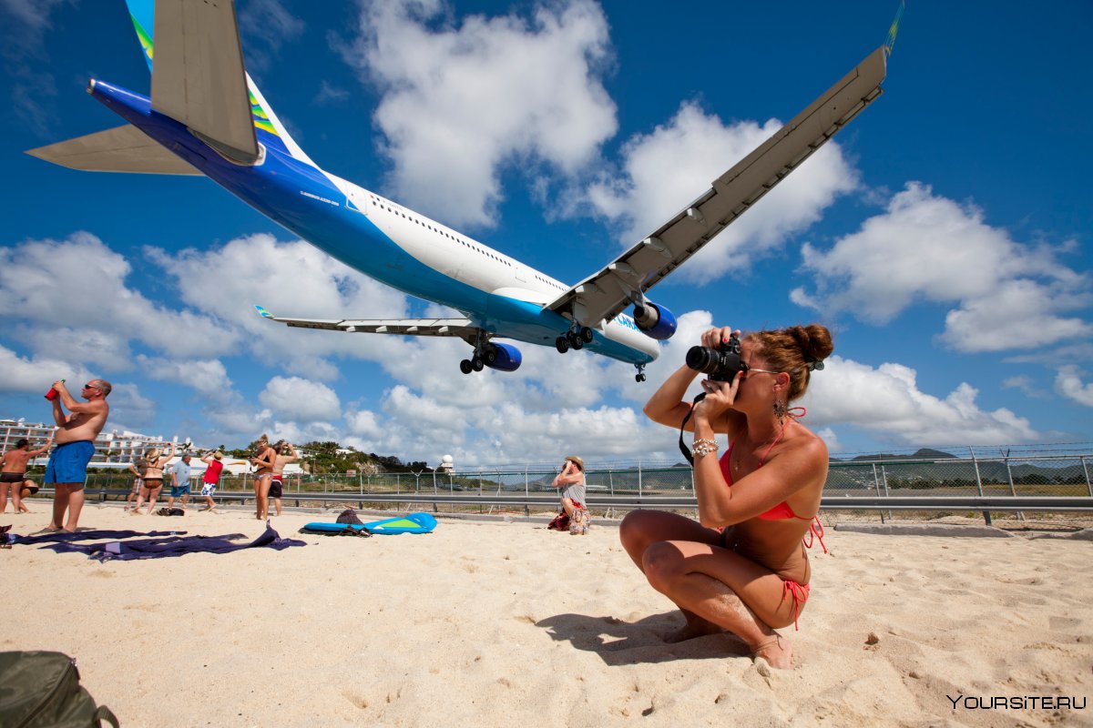 Знаменитый пляж с самолетами
